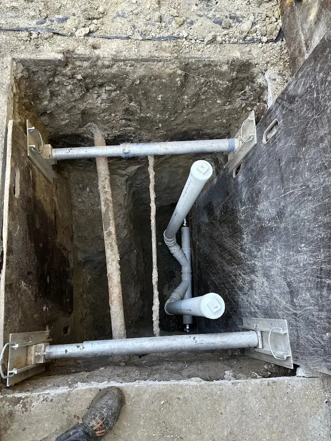 Experienced plumber completing Drain Cleaning work in Grand Terrace